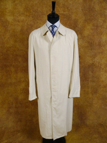 Aquascutum Lightweight Cream Raincoat Mac 40L